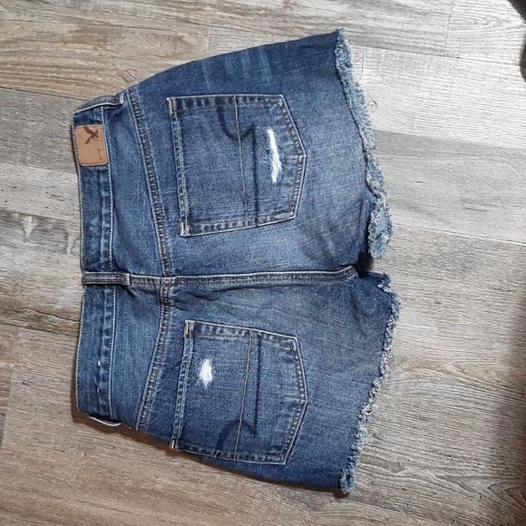 American eagle buttonfly distressed denim shorts - Picture 2 of 6
